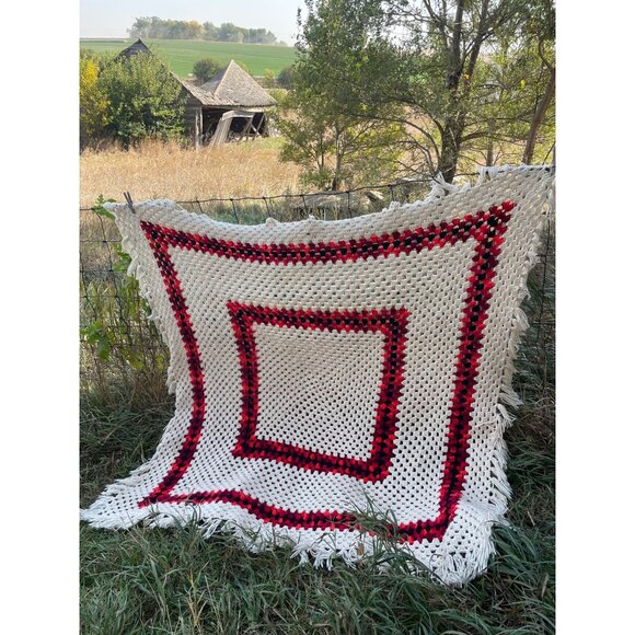 Vintage 1970s Large Granny Square Crochet Fringed Afghan Blanket - Picture 14 of 15